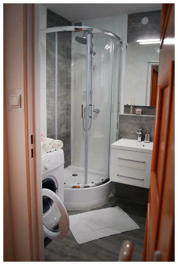 Color24 Apartament Stalowa Wola Exteriör bild